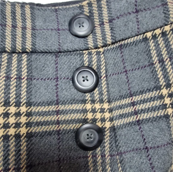 Retro 90s style Y2K Little Plaid Mini Skirt! - Picture 5 of 12